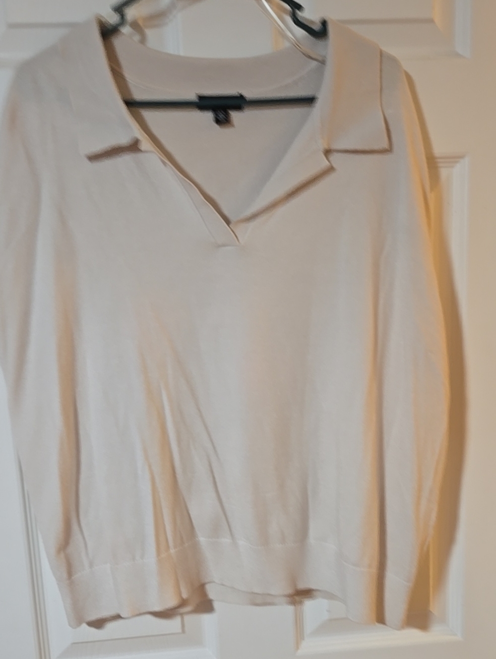 Dkny Cream V-Neck Collared Women's Sweatshirt